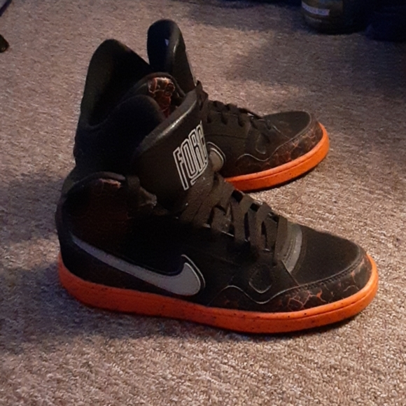 Nike air forces - Picture 1 of 3